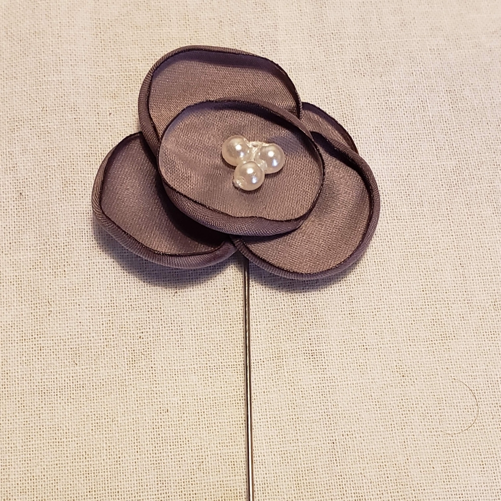 Lapel pin